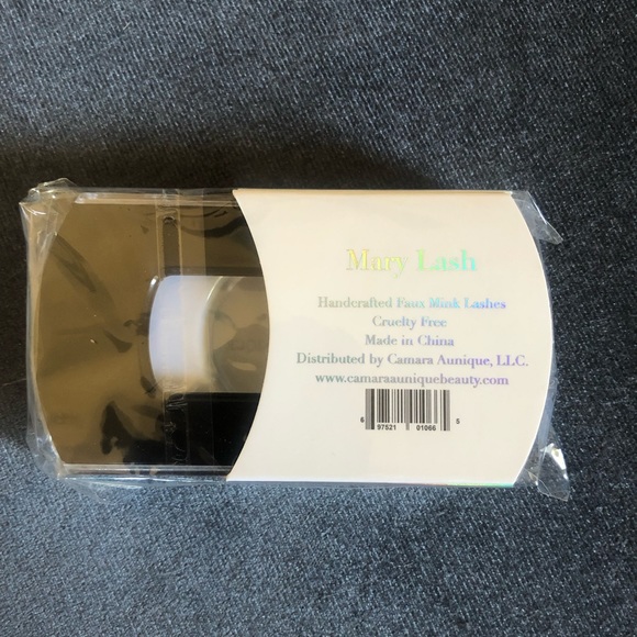 Camara Aunique “Mary” lashes - Picture 5 of 5